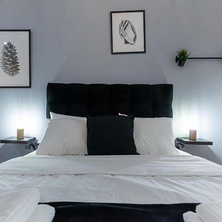 Couple Getaway With Queen Bed Lejlighed Athen Eksteriør billede